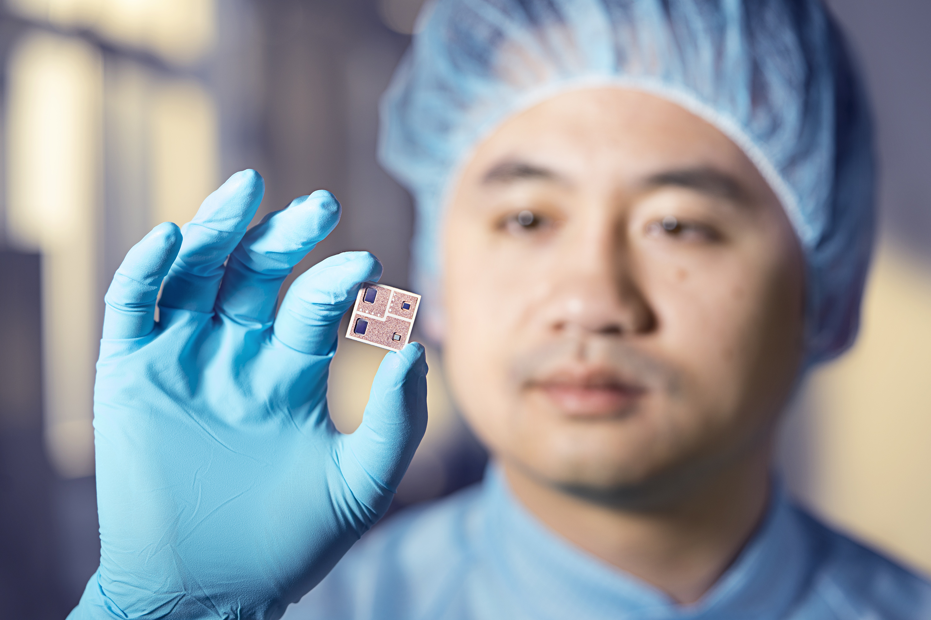 PressFoto_Power-Module_Ceramic-Embedding-Technology_copyright-FraunhoferIISB